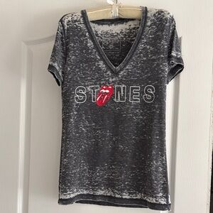 Rolling Stones Gray V-Neck 2019 No Filter Tour Graphic T-Shirt